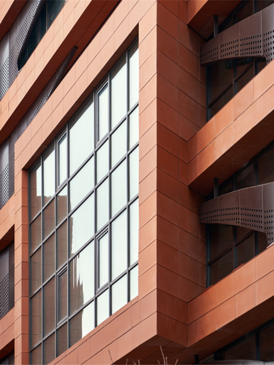 暴雨天气下，窗户如何才能更加防水？